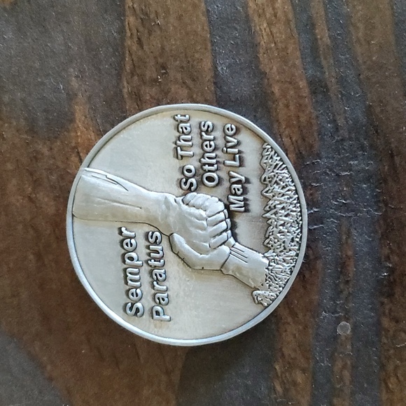 🌲US Coast Guard Search and Rescue Challenge Coin - Picture 2 of 3